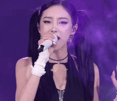 Tứ đại mỹ nhân showbiz "flex" sắc vóc đẹp điên đảo: Thần thái "bén ngót từng centimet" ai cũng đổ rạp! - Ảnh 9.