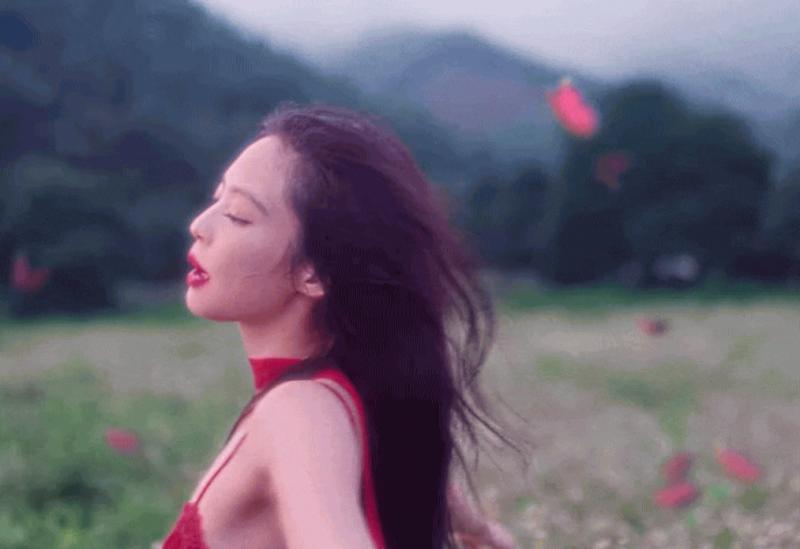 "Thiên thần sa ngã" Jennie đẹp thế này vẫn sợ bị bỏ rơi, níu kéo người cũ - Ảnh 2.