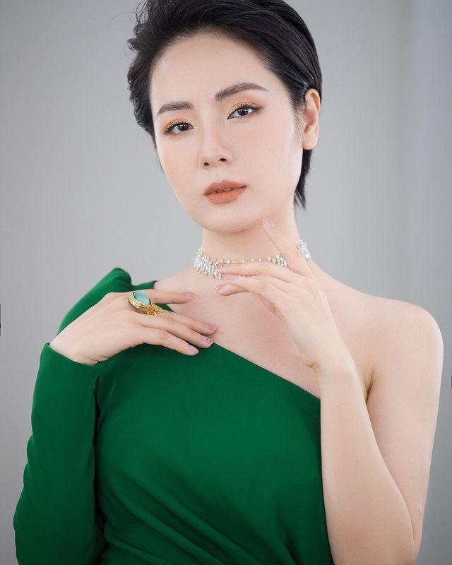 Nữ ca sĩ Việt ngoại hình “lão hoá ngược” khó tin ở tuổi 42: Cực mê chính mình, mặc kệ mọi lời khen chê- Ảnh 6.