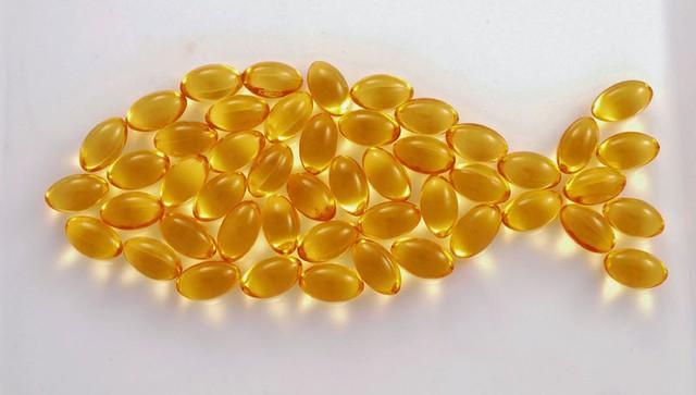 Uống dầu cá omega-3 lâu dài có ảnh hưởng đến thận?- Ảnh 2.