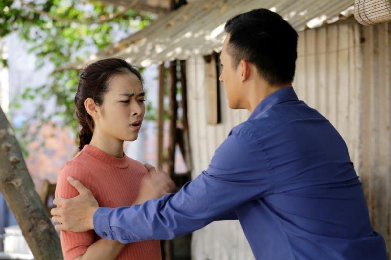 Vbiz có mẹ 1 con đẹp đến mức không ai dám đứng cạnh, chỉ Kim Tuyến mới khắc chế được nhan sắc này- Ảnh 7.