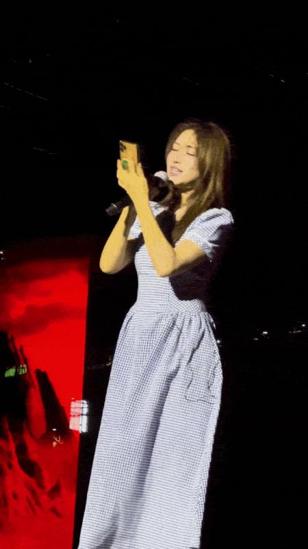 Hương Tràm rạng rỡ, Hòa Minzy tràn đầy năng lượng cùng dàn sao đổ bộ tổng duyệt Concert Tổ Quốc Trong Tim- Ảnh 2.