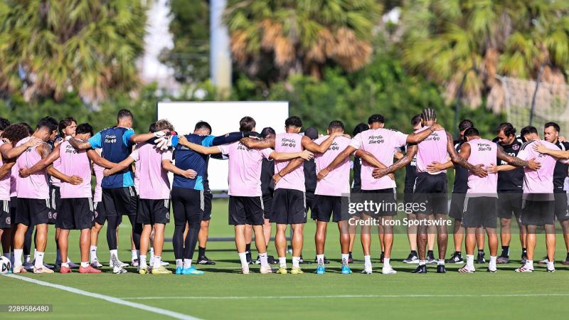 Messi mang theo nỗi buồn, lặng lẽ cùng vợ con lên chuyên cơ riêng rời quê nhà, trở lại Mỹ sau tang lễ của bố- Ảnh 3.