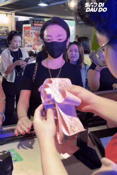 Thu Trang lộ vết sẹo lớn trên mặt- Ảnh 2.