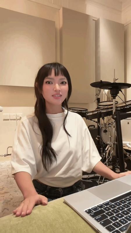 Châu Bùi đáp trả sau phát ngôn độc thân: "Có gì phải tranh cãi?"- Ảnh 1.