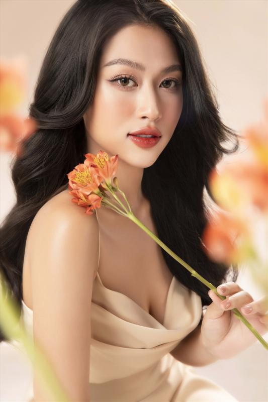 Dàn mỹ nhân đình đám hội tụ: Tiểu Vy sáng bừng visual, Thiên Ân - Kỳ Duyên quấn quýt không rời- Ảnh 4.