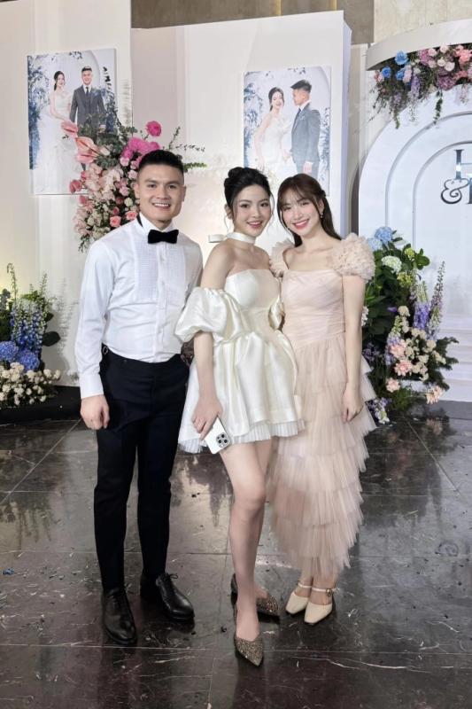 Vì sao Hoà Minzy lại thân thiết với Đình Bắc và nhiều cầu thủ nổi tiếng?- Ảnh 4.