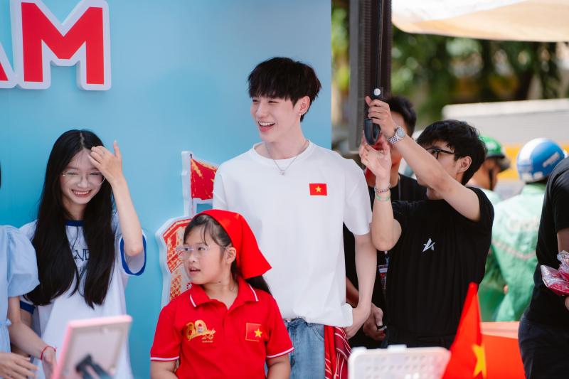 Tổ hợp visual "không điểm chê" tại concert Tổ Quốc Trong Tim: Sơn.K đứng yên cũng gây mê, Cody Nam Võ - TOKI đẹp ngời ngời- Ảnh 11.