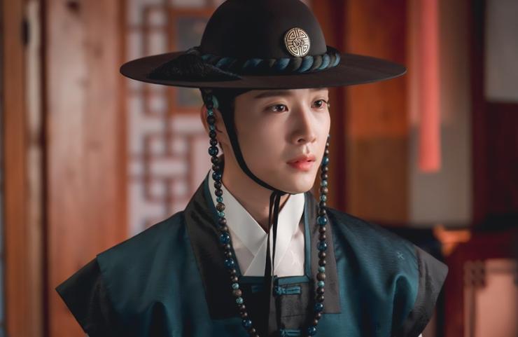 "Nhìn bạn diễn của Suzy mới thấy Hàn Quốc hết người đẹp trai rồi"- Ảnh 7.