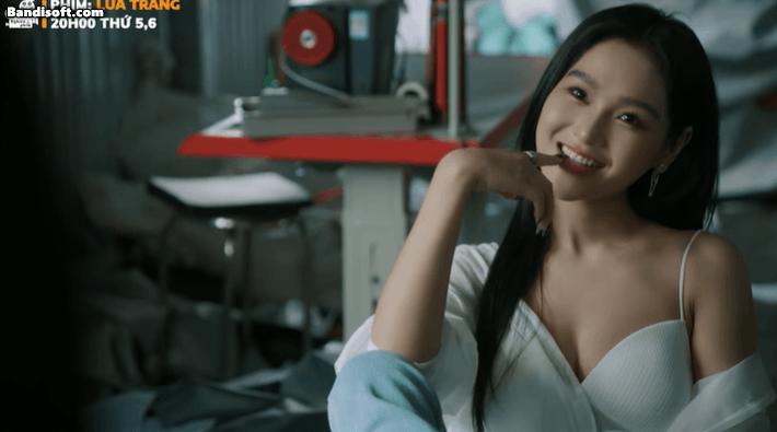 Hot rần rần mỹ nhân có gương mặt bướng nhất Vbiz: Càng ngông càng cuốn, độ sexy thì khỏi bàn- Ảnh 2.