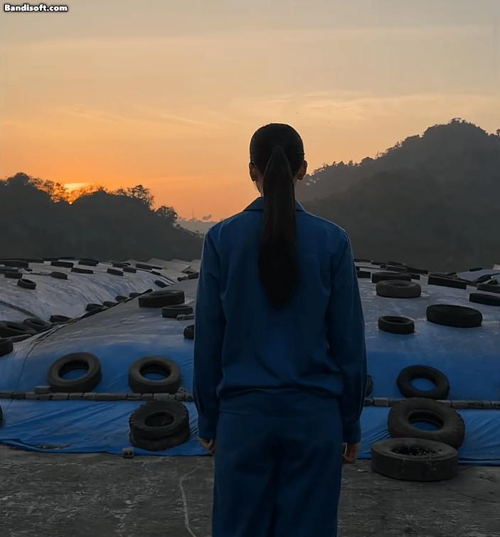 Ở đâu ra nữ công nhân đẹp hơn Hoa hậu thế này: Visual nét nào cũng bén, Việt Nam đúng là thiên đường sắc đẹp- Ảnh 3.