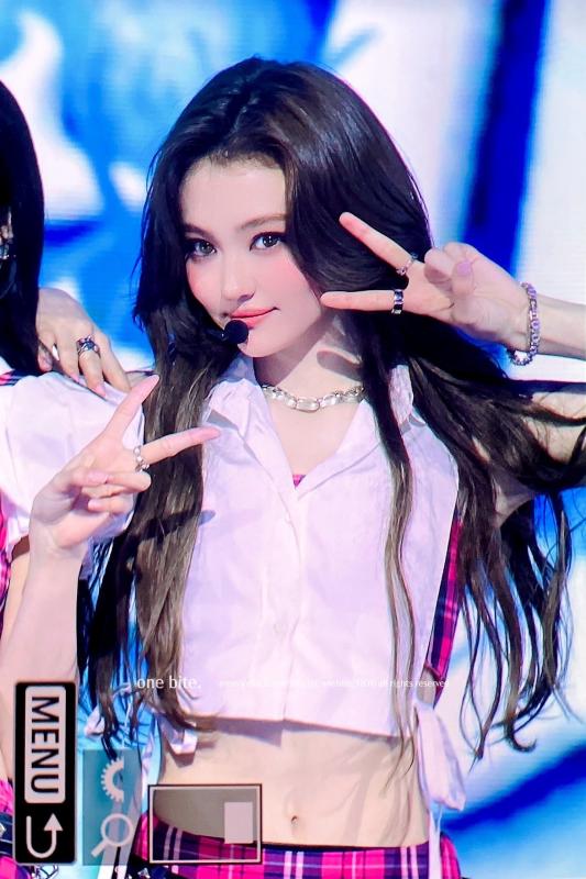 "Tổ hợp kỳ quan nhan sắc" mới của showbiz: Mỹ nhân đẹp nhất thế giới "chặt đẹp" mọi khung hình!- Ảnh 11.
