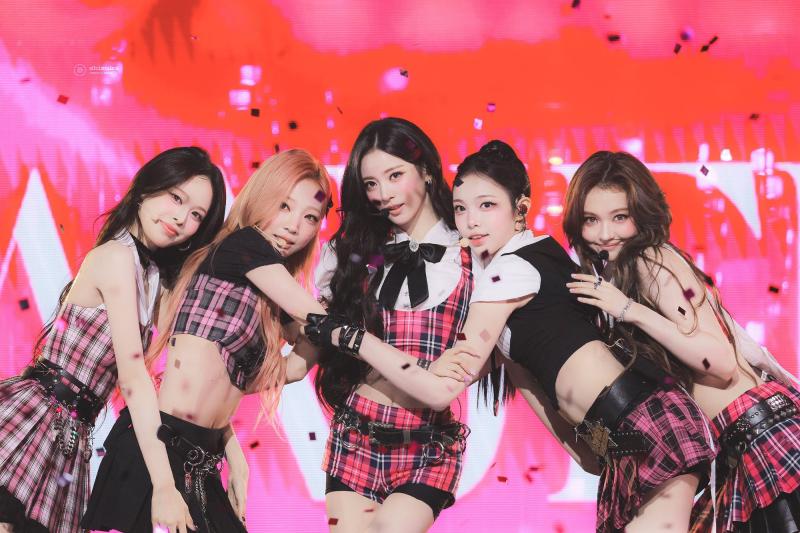 "Tổ hợp kỳ quan nhan sắc" mới của showbiz: Mỹ nhân đẹp nhất thế giới "chặt đẹp" mọi khung hình!- Ảnh 15.