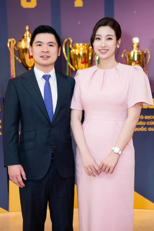 “Dâu hào môn” Đỗ Mỹ Linh được khen nức nở vì visual xinh đẹp, ngày càng nhuận sắc hậu sinh con thứ 2 cho Chủ tịch CLB Hà Nội- Ảnh 5.