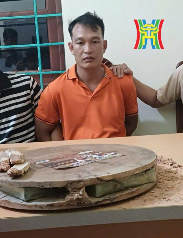 6,6 triệu lượt xem clip công an phát hiện 2 bánh heroin giấu trong thớt gỗ, thông tin về chuyên án 824D khiến nhiều người không khỏi trầm trồ- Ảnh 1.