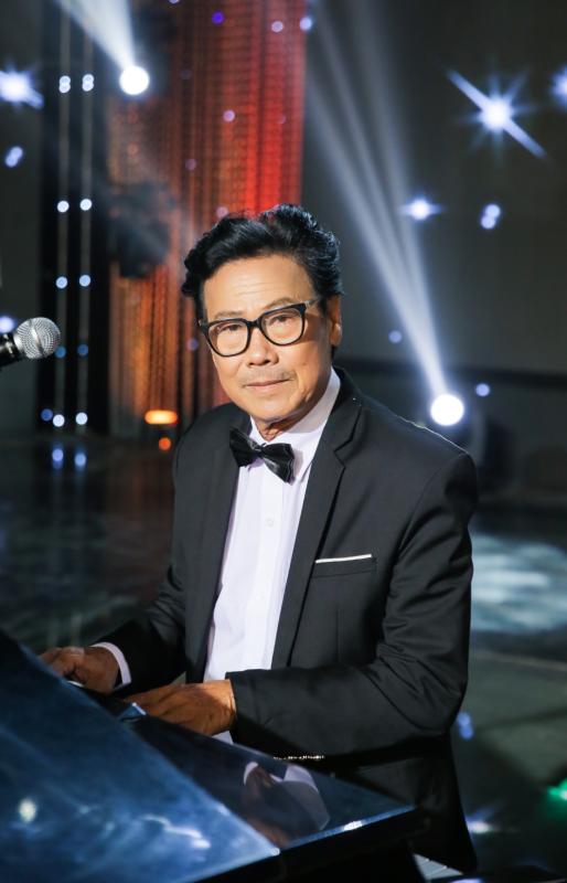 NSƯT U70 xuất hiện tại concert Quốc gia được mệnh danh “ông hoàng nhạc đỏ”, sở hữu 5 hòn đảo, xây nhà hát riêng - Ảnh 3.