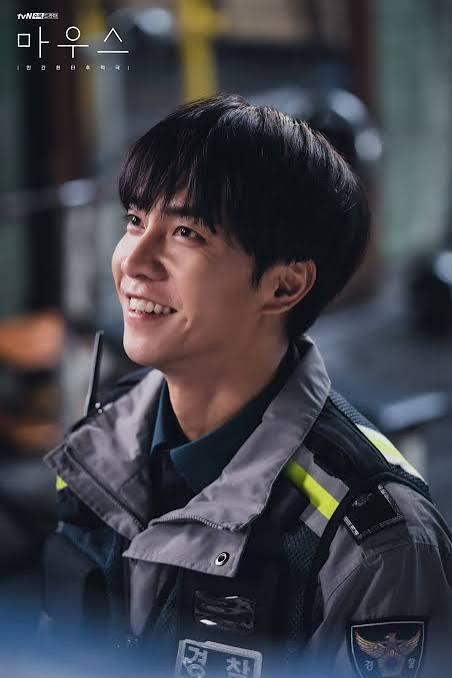 Bộ phim được cả MXH gọi tên sau vụ phát hiện 4 thi thể người mất tích ở Jeju: Sự trùng khớp gây rùng mình- Ảnh 3.