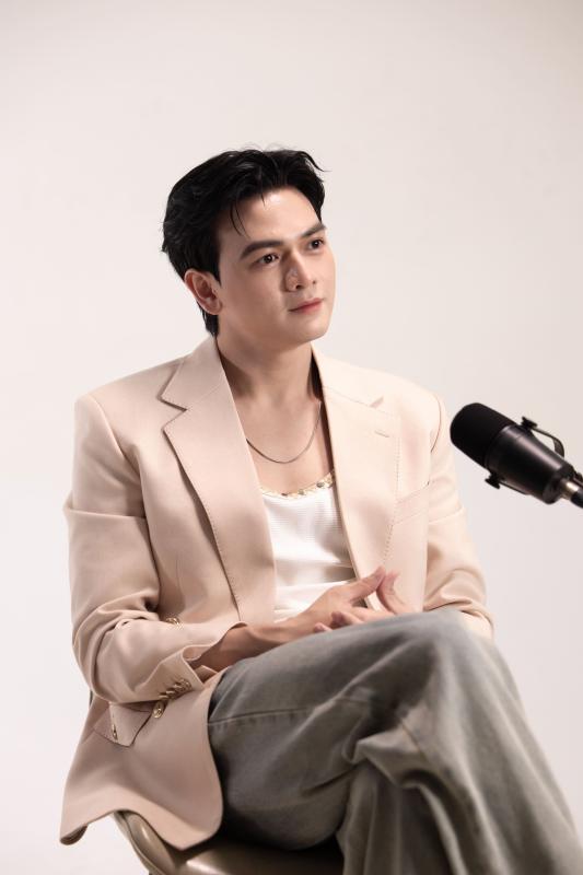 Lê Xuân Tiền: "Nhờ làm chàng thơ của anh Đỗ Mạnh Cường mà cám dỗ không dám tìm đến tôi"- Ảnh 3.