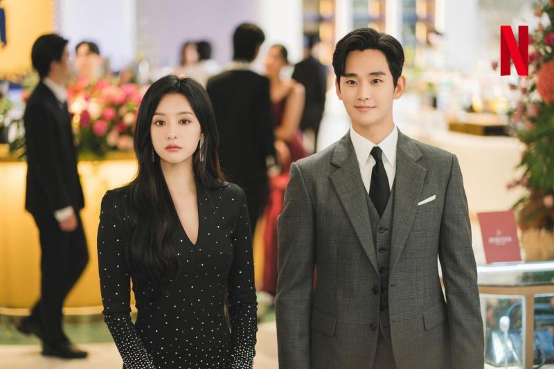 Kim Soo Hyun đã rơi xuống đáy vực- Ảnh 5.