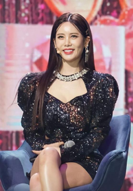 Mỹ nhân thanh khiết gây sốc vì gương mặt cứng đờ lạ lẫm, chuyện gì đang xảy ra? - Ảnh 3.