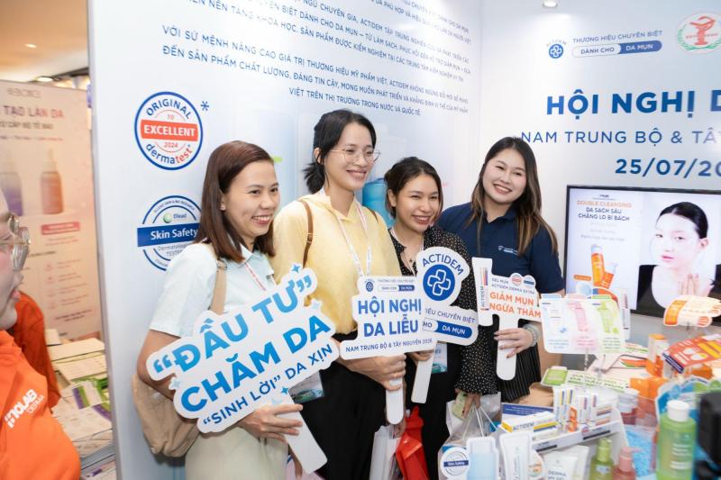 Mụn không chỉ là câu chuyện tuổi dậy thì - Ảnh 2.