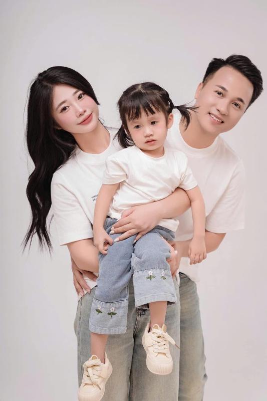 Bình Anh Vlog: Gia đình trẻ lan tỏa năng lượng tích cực qua những hành trình du lịch và cuộc sống đời thường - Ảnh 4.
