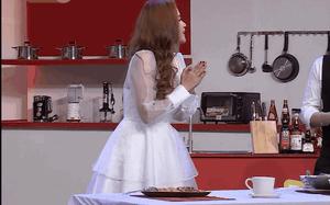 Mỹ nhân mang gương mặt của Mai Phương Thuý và Bạch Lộc cộng lại: U40 mà trẻ phát hờn, nói gái đôi mươi cũng tin- Ảnh 7.