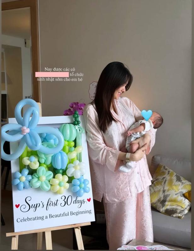 Nàng hậu Việt lộ diện, công khai ảnh bế em bé sau khi âm thầm sinh con cho doanh nhân kín tiếng- Ảnh 1.