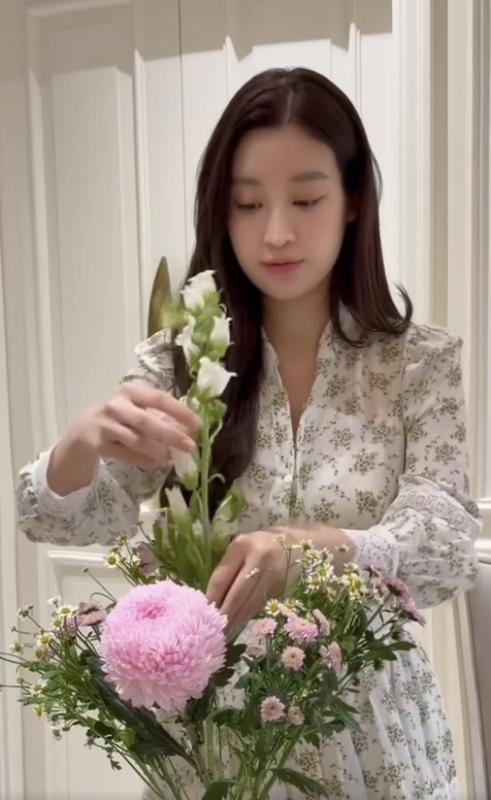 Hoa hậu Đỗ Mỹ Linh bất ngờ khoe nhà mới, nhan sắc dâu hào môn khiến cư dân mạng ngỡ ngàng - Ảnh 2.