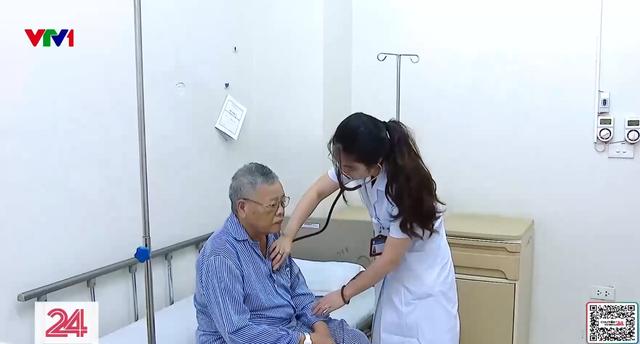 Ăn kiểu này suốt nhiều năm, người đàn ông phải uống 6 viên thuốc huyết áp mỗi ngày, suy thận giai đoạn cuối- Ảnh 1.