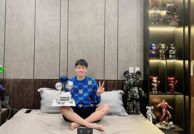 Cầu thủ tuyển Việt Nam 28 tuổi giành 3 QBV, sở hữu khối tài sản khủng nhưng tình duyên lận đận - Ảnh 3.