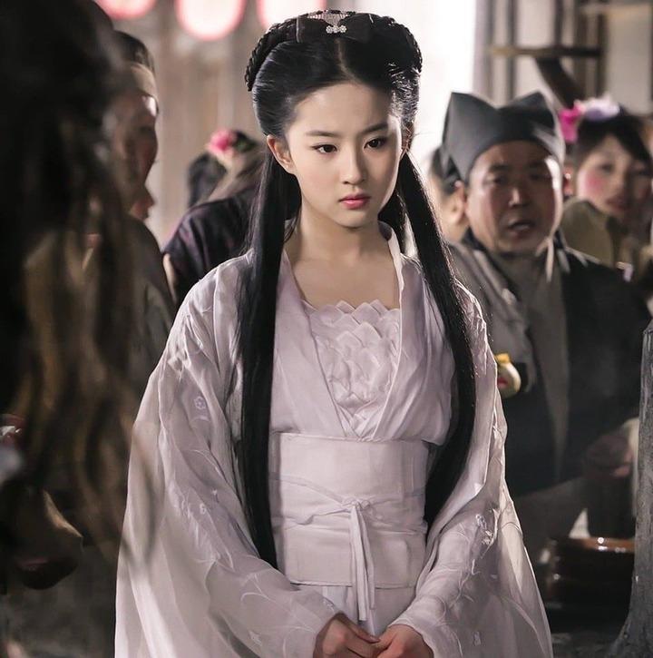 Ngỡ ngàng nhan sắc “thần tiên tỷ tỷ” Lưu Diệc Phi ngày ấy - bây giờ- Ảnh 1.