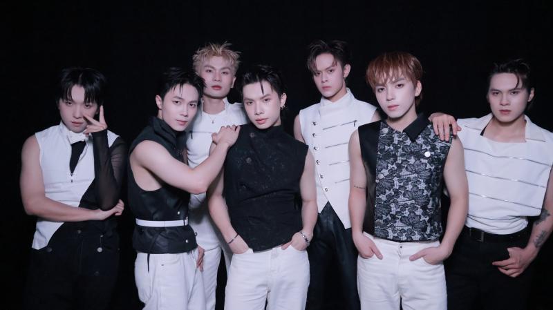 Nhóm nhạc Việt được truyền thông Mỹ gọi là "dự án tiên phong", kỳ vọng mang Vpop ra thế giới- Ảnh 1.