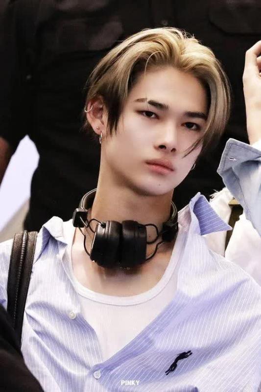 Nam ca sĩ sụp đổ hình tượng vì 1 fan qua đời, bị cả showbiz chỉ trích- Ảnh 1.