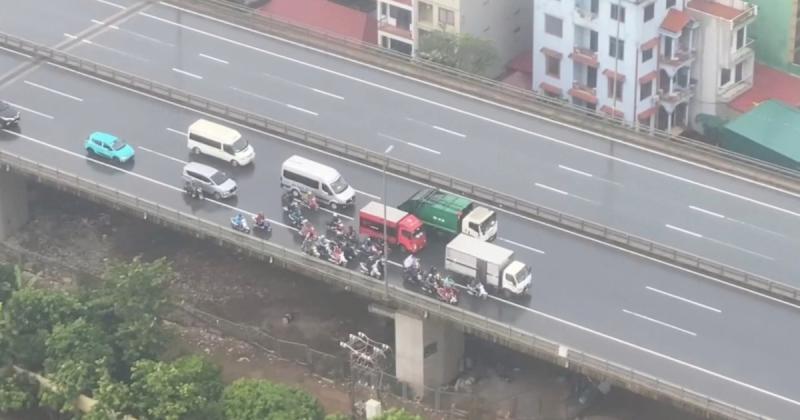 Dàn sao Việt lan toả tinh thần yêu nước: Hứa Vỹ Văn mong người trẻ sống có trách nhiệm, Hoa hậu Đỗ Mỹ Linh xúc động vì hình ảnh này- Ảnh 1.