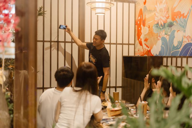 Nam diễn viên đình đám bán sushi từ TP.HCM đến Vĩnh Long, vừa xây nhà 10 phòng ngủ- Ảnh 4.