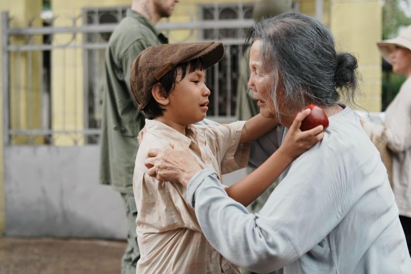 Mãi Nợ Một Lời Tạm Biệt: Thước phim duy mỹ về một cuộc đời không trọn vẹn- Ảnh 3.