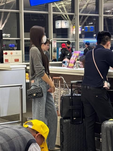 Viết Vương và Đỗ Hà lọt vào ống kính team qua đường, vài giây nói lên tình hình hôn nhân- Ảnh 6.