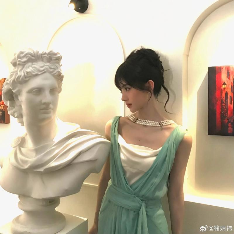 Viral mỹ nhân chỉ cao 1m45 giữa triển lãm nghệ thuật: Visual sang xịn vạn vật đều thua, đây mới là bức tranh đẹp nhất- Ảnh 4.