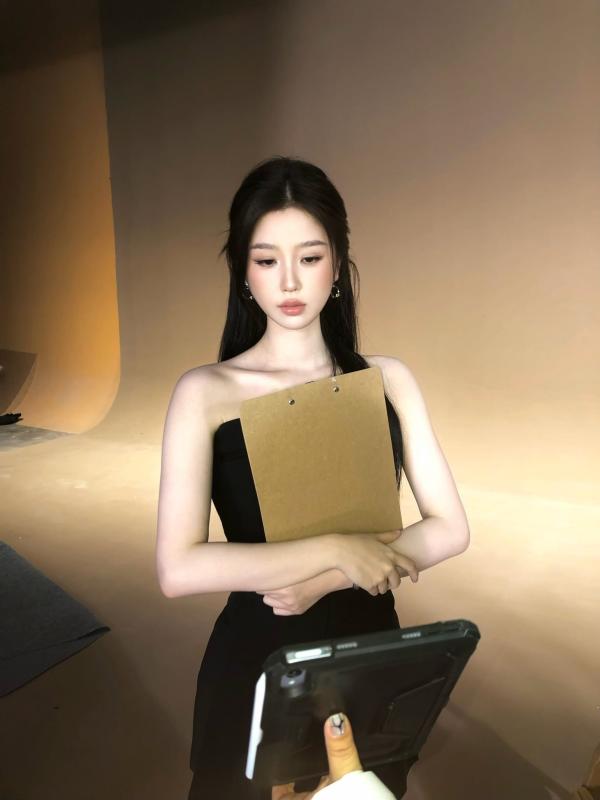 Đêm hôm lướt thấy mỹ nhân này chỉ có 100% mất ngủ: Đã quần tất đen còn giày cao gót, sexy không ai bằng- Ảnh 3.