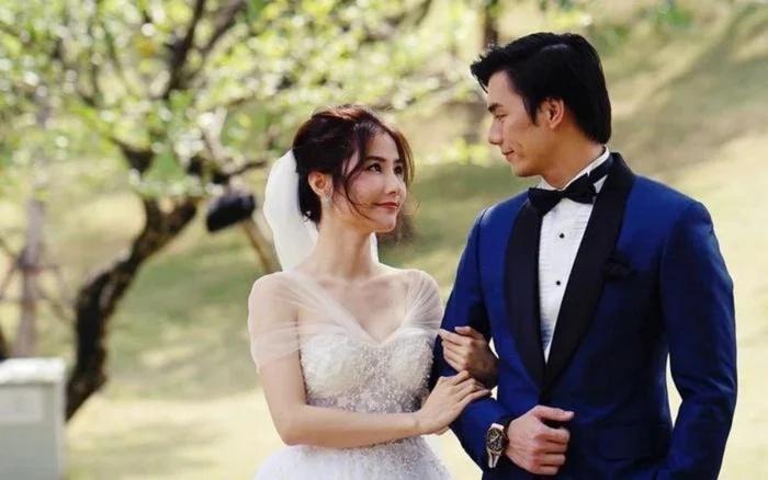 Ảnh cưới đẹp mê mẩn của Nhan Phúc Vinh bất ngờ gây sốt, nhan sắc cô dâu gây chú ý hơn cả- Ảnh 2.
