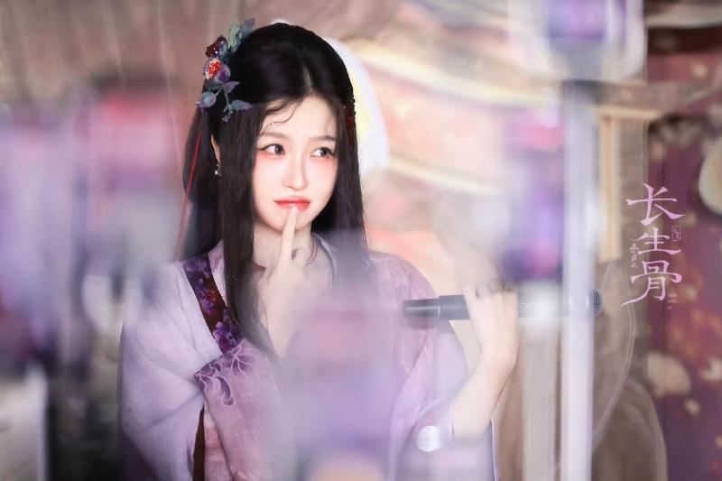 Đêm hôm lướt thấy mỹ nhân này chỉ có 100% mất ngủ: Đã quần tất đen còn giày cao gót, sexy không ai bằng- Ảnh 12.