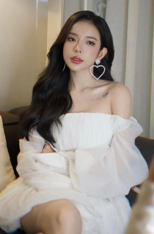 “Bóc trần” nhan sắc mỹ nữ trăm tỷ Việt, cam thường cũng chịu thua gương mặt này - Ảnh 3.