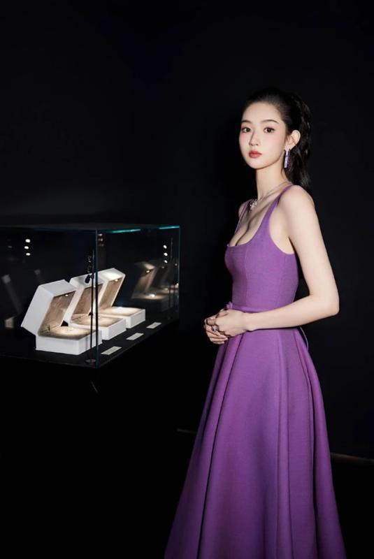 Đây mới là mỹ nhân được chấm cho vai nữ chính Đầu Xuân Tươi Sáng: Mặt đẹp hơn búp bê, dáng chuẩn 100% nguyên tác- Ảnh 8.