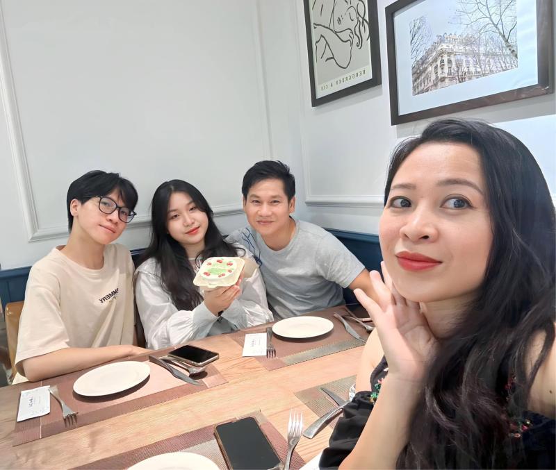 "Ông hoàng nhạc đỏ" đình đám bán đặc sản thịt dê ở đường Hàn Thuyên, Hà Nội- Ảnh 4.