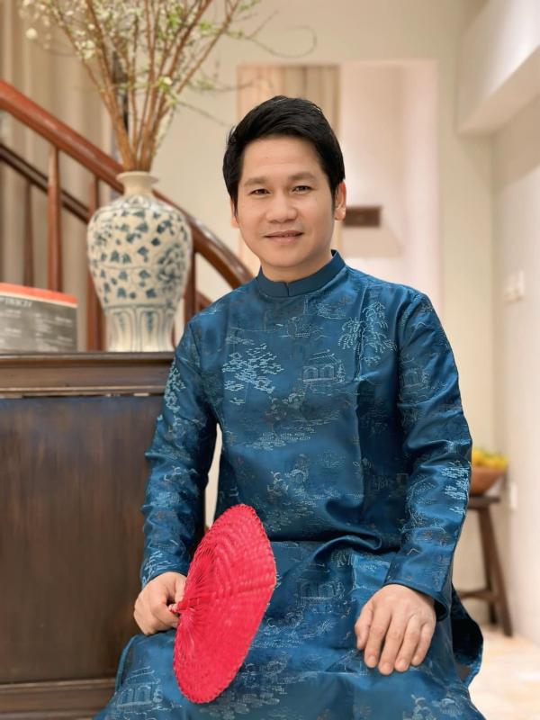 "Ông hoàng nhạc đỏ" đình đám bán đặc sản thịt dê ở đường Hàn Thuyên, Hà Nội- Ảnh 1.