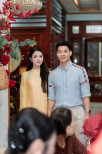 Tuyển thủ Việt Nam cưới “chị đẹp” là mẹ đơn thân, cách cư xử với con gái riêng của vợ gây chú ý
