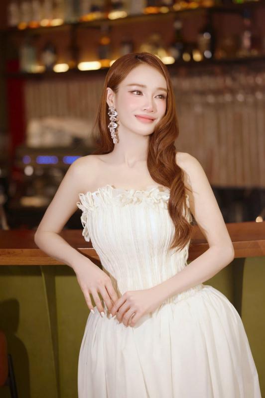Gia cảnh của Nhã Phương- Ảnh 4.