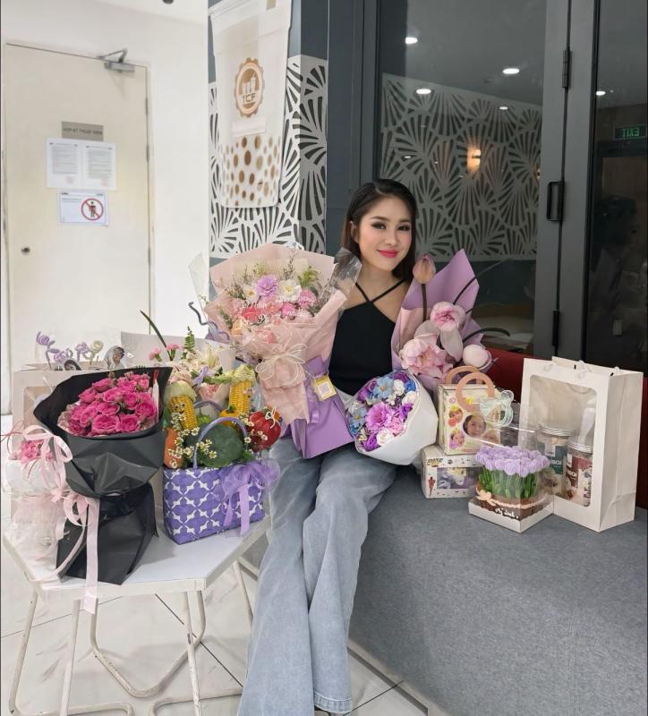 Nữ diễn viên quê Trà Vinh bị phản đối khi tái hôn với chàng trai kém 7 tuổi, nay sống như "công chúa" trong nhà phố khang trang- Ảnh 7.