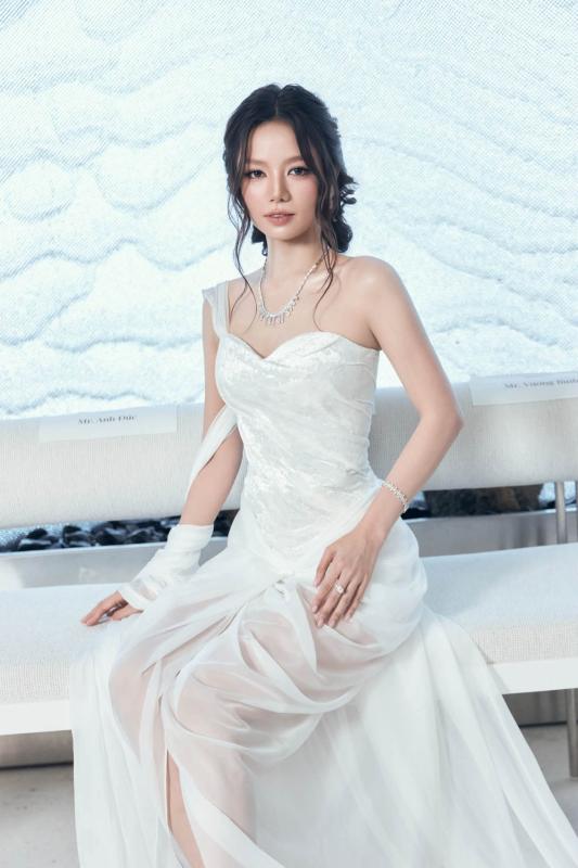 Ngọc nữ thế hệ mới từng đóng phim hơn 700 tỷ: Đeo kim cương 30 carat, visual chuẩn nàng thơ- Ảnh 7.